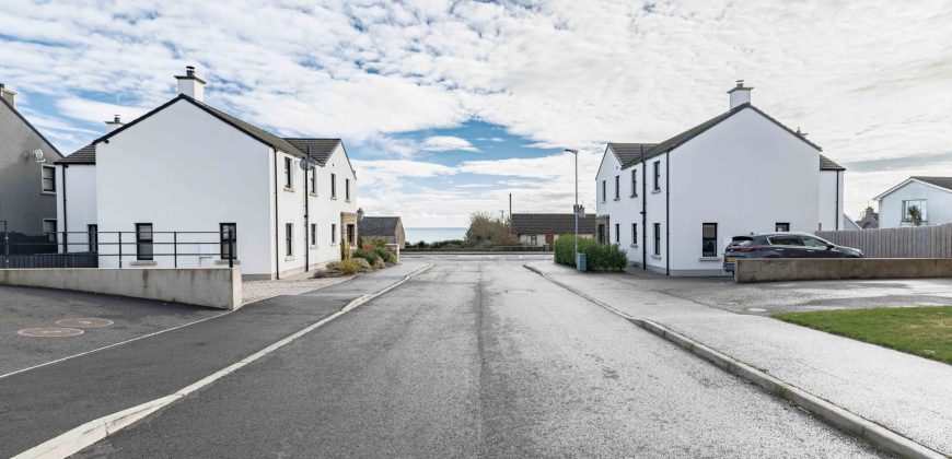 8 THORNHILL, ANNALONG, BT34 4RT